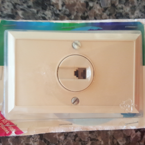 Southwestern Bell DUPLEX WALL JACK  S60612 new in package for all brands of phon - Picture 2 of 4